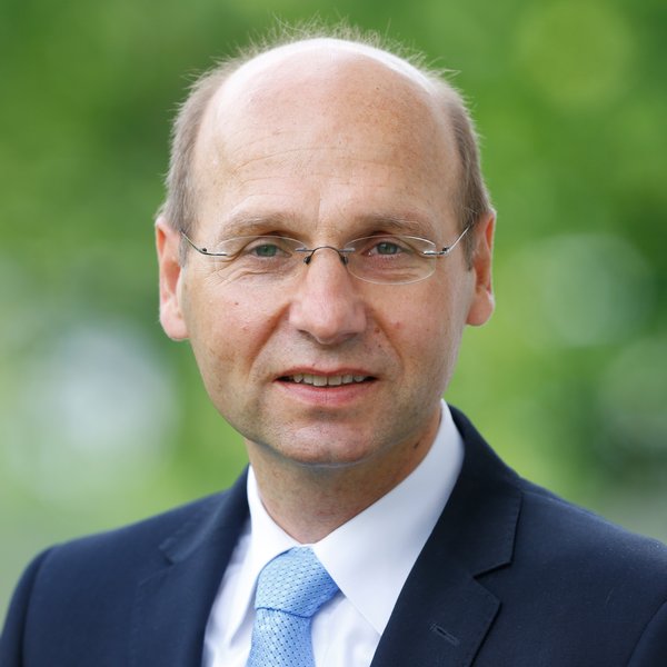 Profile picture of Bernd Skiera